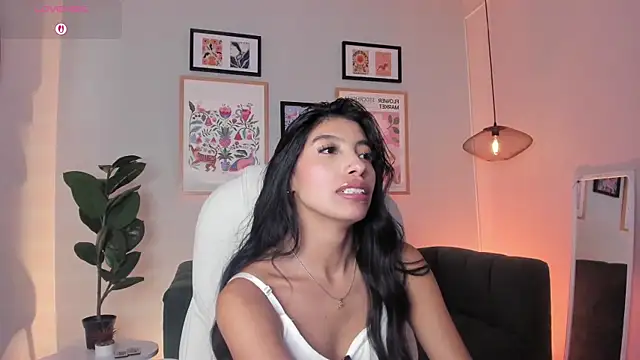 Tiffany_Low webcam