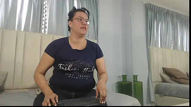 Sallydickinson webcam