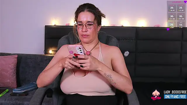 kathieandpovcock1 webcam