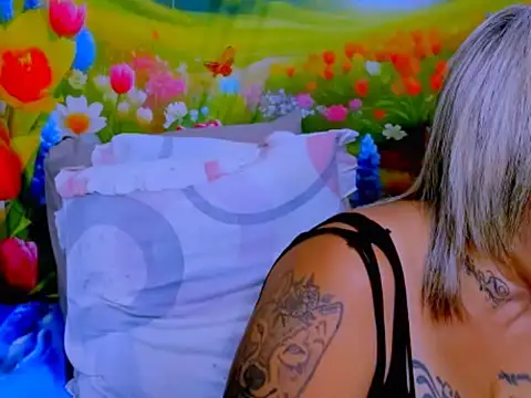 indianroxy webcam
