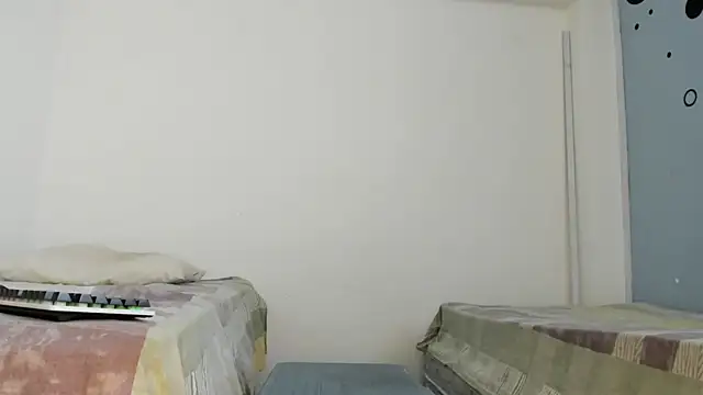 dirty_boy_extreme777 (M young) - quick masturbation + cum on my chest