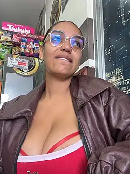 Sara-77 webcam