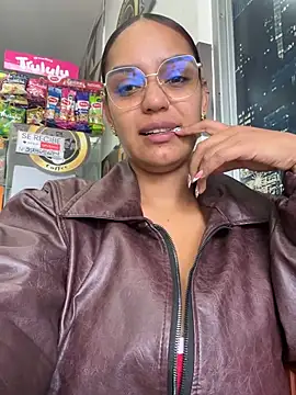 Sara-77 webcam