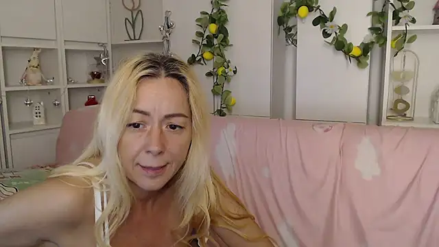_karolynesyera_ webcam
