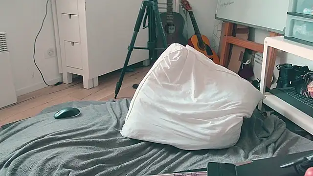 CeriseLapine webcam
