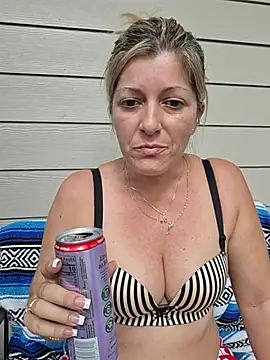 NikkiBlisss webcam