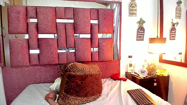sofy_bonnet1 webcam