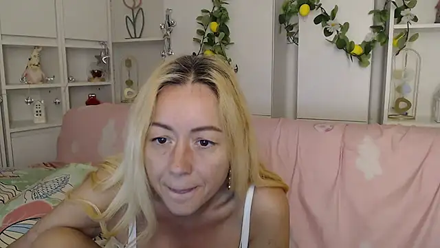 _karolynesyera_ webcam
