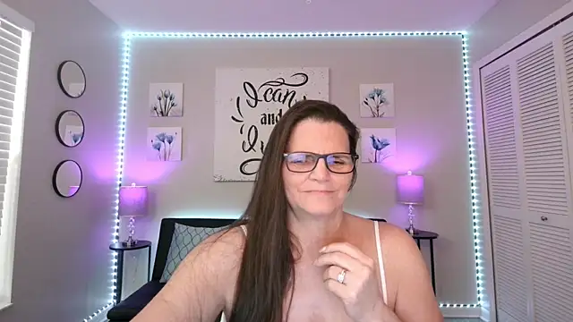 classysamantha (F mature) - Dildo & Squirt Show