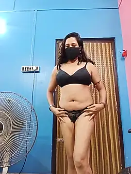 Hotpuja25 webcam
