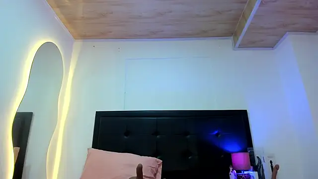BustyGlow webcam