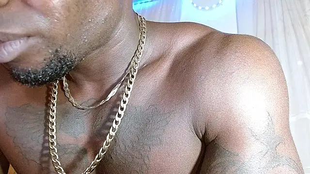 angel_bonbom webcam
