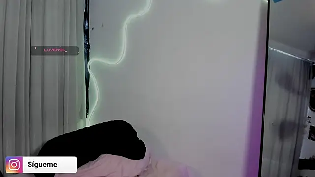 Sara_Foxx1 webcam