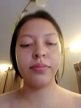 Clara_Belle webcam
