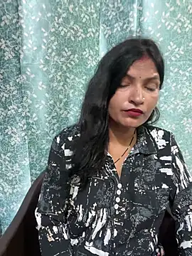 Priyaa_1433 webcam