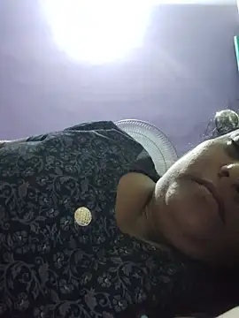 yamini1431 live cam