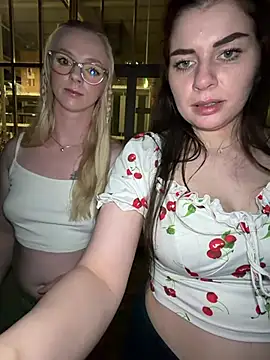 EllyNora webcam