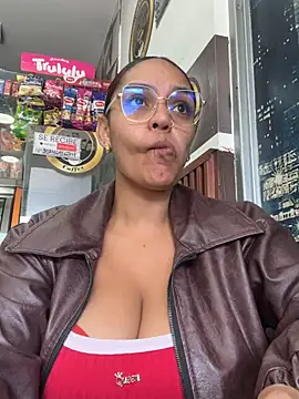 Sara-77 live cam on StripChat