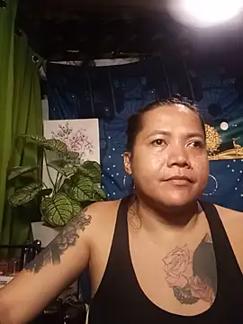 TabooSHOWgirl18 webcam