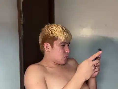Kingdirtyfog live cam on StripChat