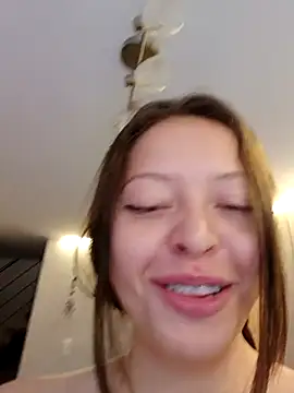 Clara_Belle webcam