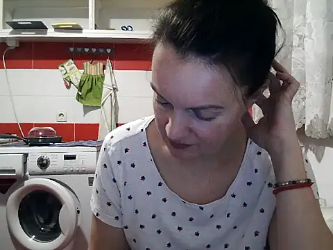 LoveNBloom webcam