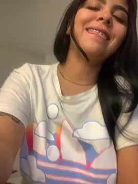 jesse_bell (F young) - SUCK MY SEXY NIPPLES WITH SPIT