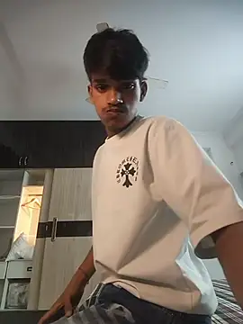 INVISIBL11 live cam on StripChat