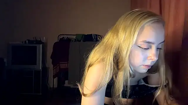 ZoraDearmon webcam