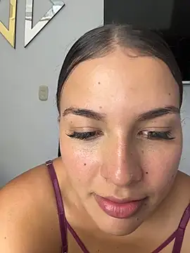 KateRousee webcam