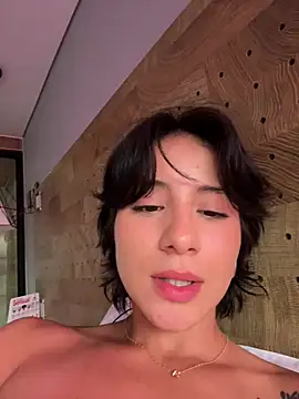 Ale_Lewis webcam