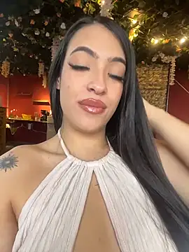 Miniatura da webcam ao vivo de ArianaBlum com #girls, #hd e #mobile