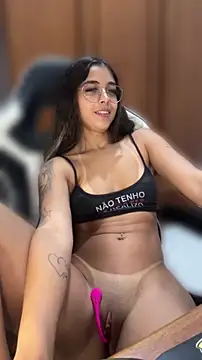 SexyAninha18 webcam