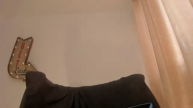 isabelsexysmile_ - Isabelsexysmile_'s free webcam - UK Sex Cams