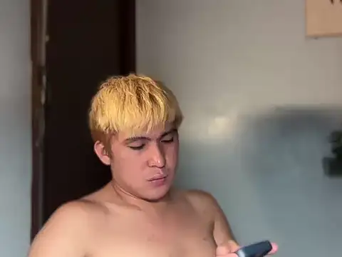 Kingdirtyfog live cam on StripChat