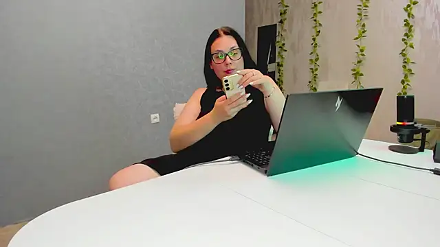 Yesss_Lilith webcam