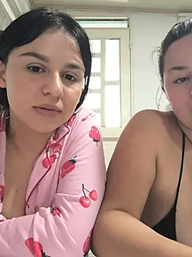 Daniela-rosee live cam on StripChat