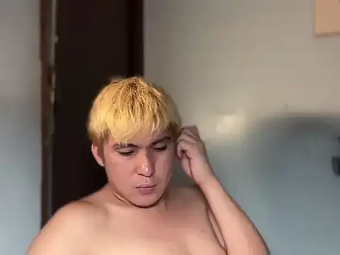 Kingdirtyfog live cam on StripChat