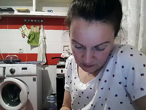 LoveNBloom webcam