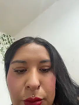 Nailealipsglossy webcam