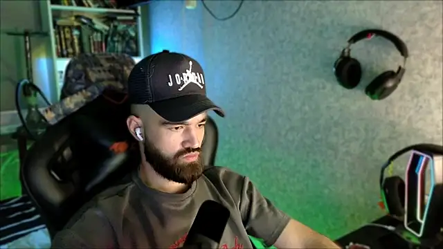 _Serious_Man webcam