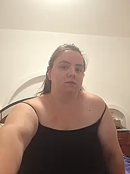 CurvyMia_XX webcam