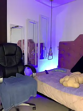 BunnyGlow50 live cam on StripChat