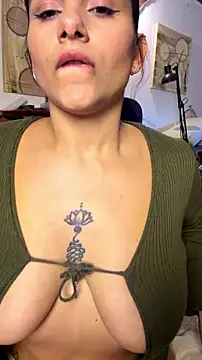 LuciaLatina webcam