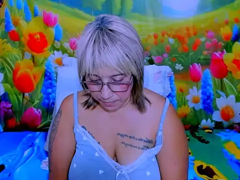 indianroxy - Indianroxy's free webcam - UK Sex Cams