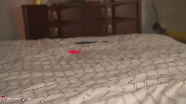 Alyonaqueen_ webcam