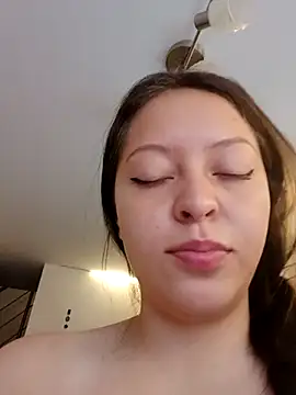 Clara_Belle webcam