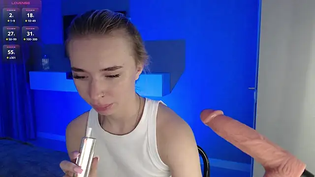 Emily_Hartt webcam