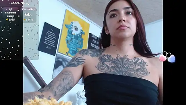 ZoeBakers_ live cam on StripChat