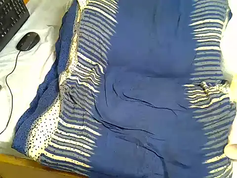 Pearl_petite webcam